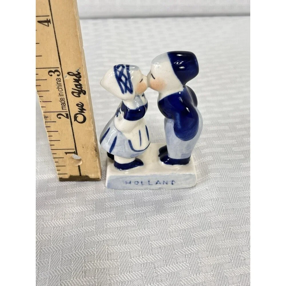 Blue And White Figurine Of 2 Children Kissing.‎ Marked Holland
